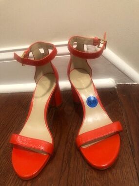 Stuart Weitzman orange sandal round heels 6 1/2M